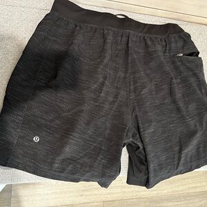 Lululemon black heather 7” workout shorts